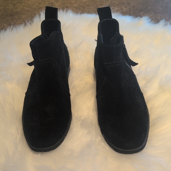 UGG Ankle Booties - Picture 1 of 9